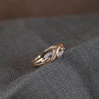 Bague Entrelacs Pierres Blanches